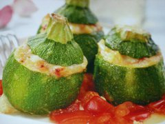 ricetta-facile-e-veloce-zucchine-ripiene-di-scamorza