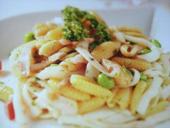 ricetta-facile-e-veloce-gnocchetti-sardi-con-seppie-e-piselli