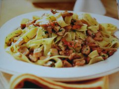 ricetta-facile-e-veloce-tagliatelle-con-ragù-di-porcini