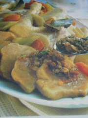 ricetta facile e veloce gallina ripiena bollita con salsa