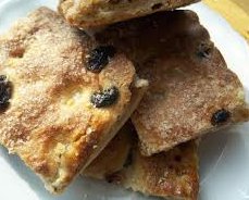 ricetta facile e veloce focaccia con zafferano e uvetta