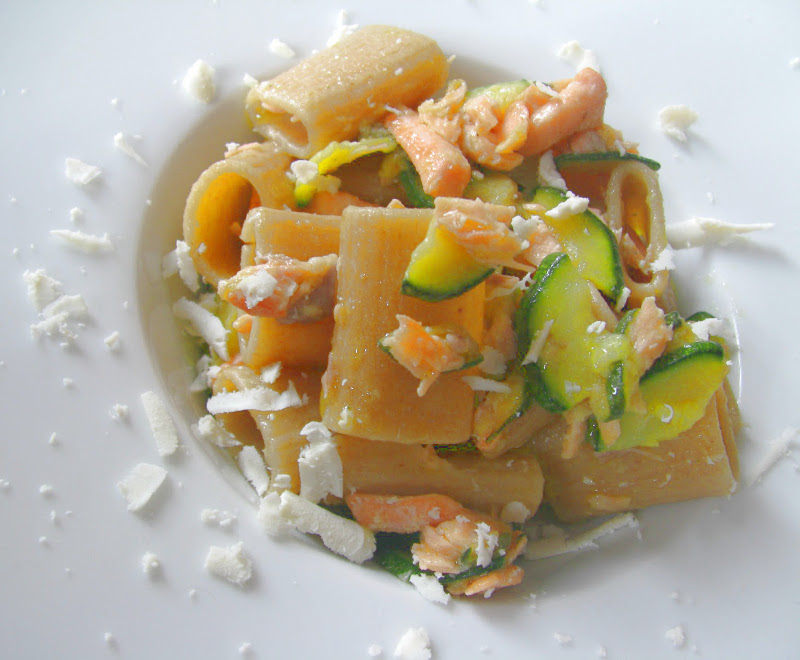pasta-integrale-salmone-zucchine